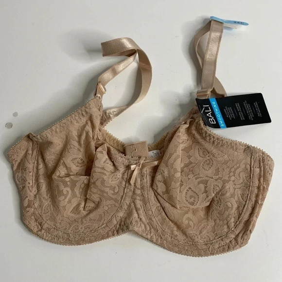 BALI Smoothing White Lace Bra - Picture 1 of 5